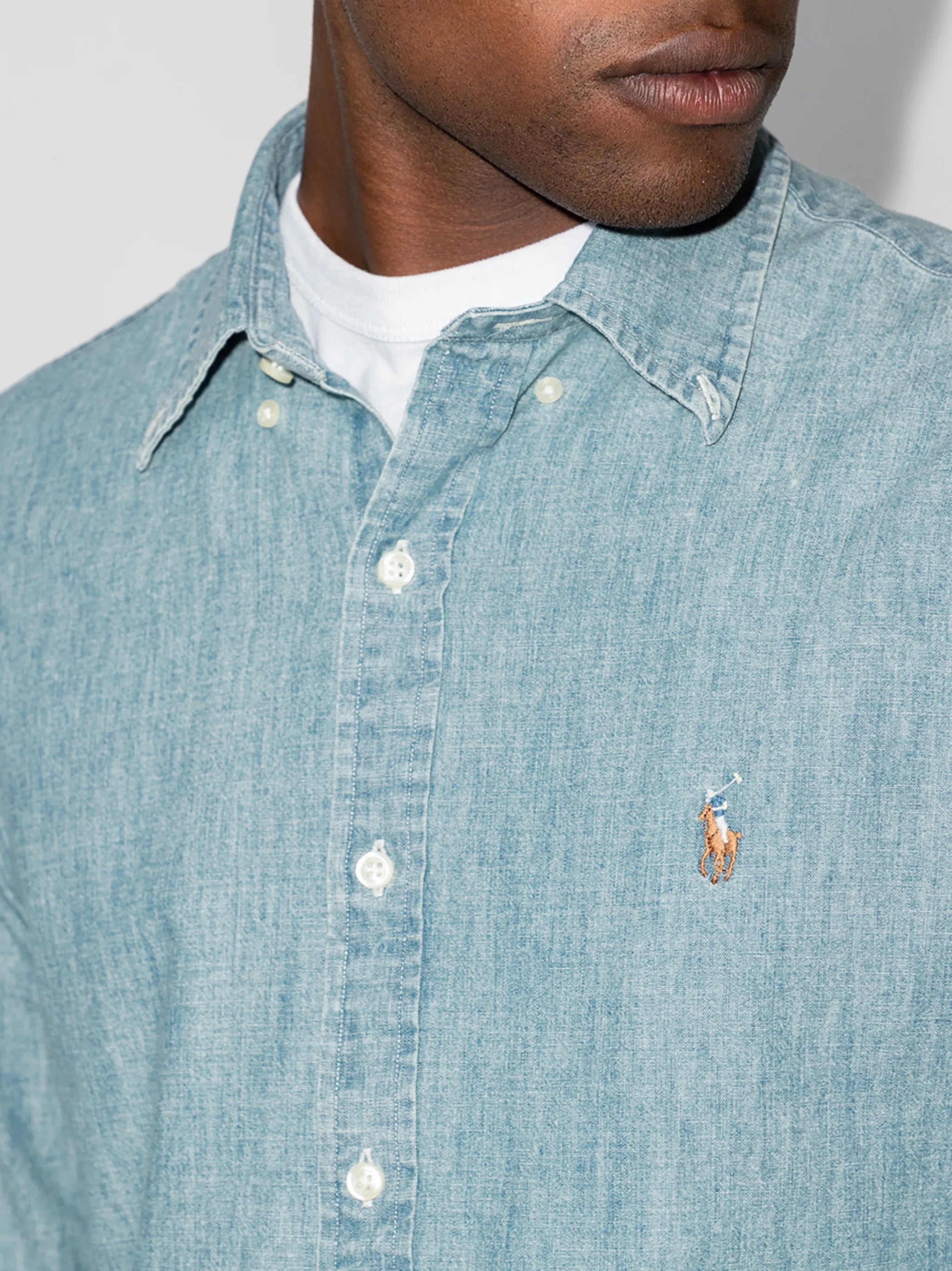 Jeanshemd im Custom-Fit