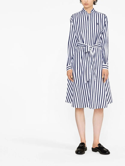 Gestreiftes Hemdblusenkleid mit Gürtel