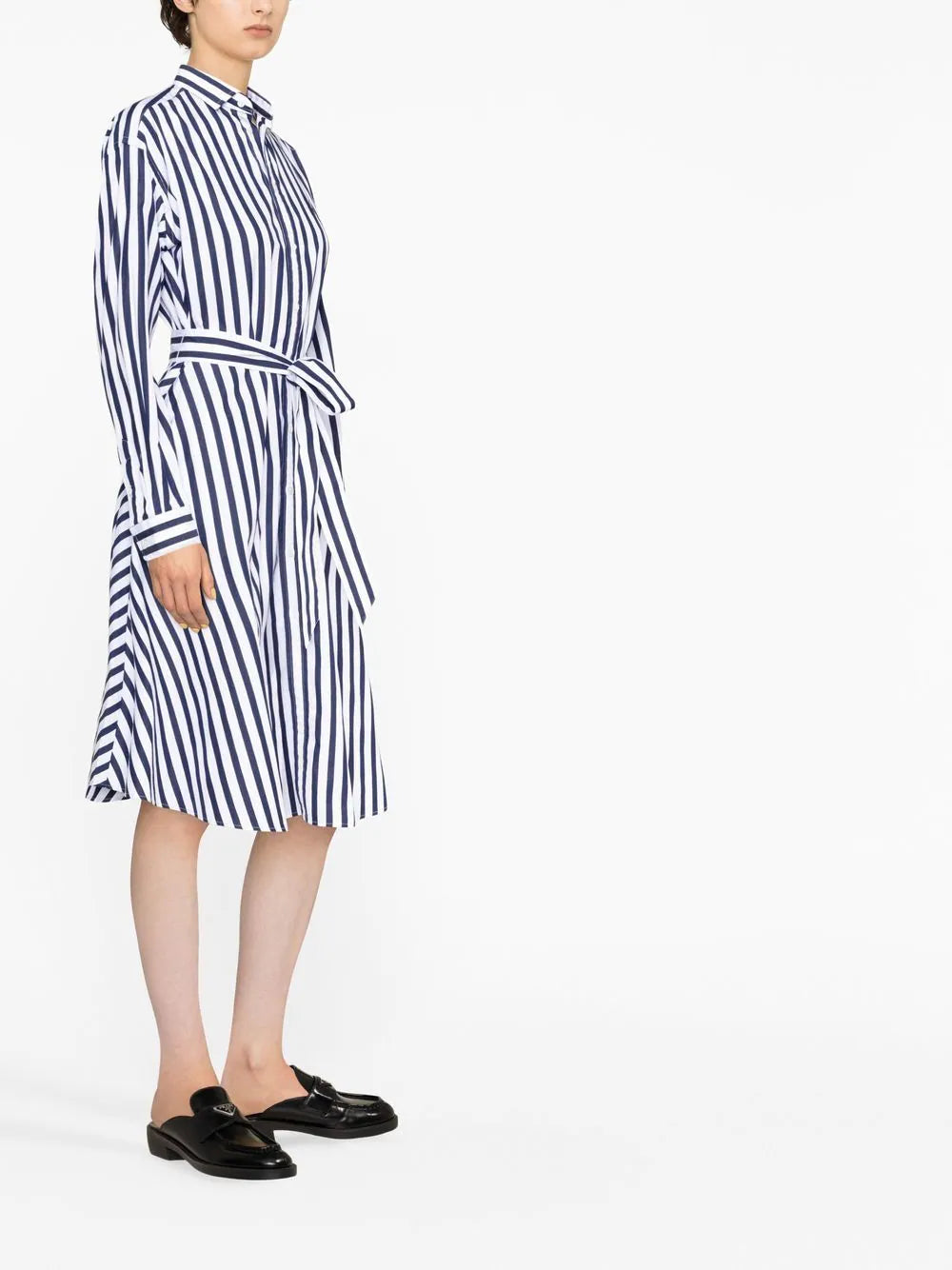 Gestreiftes Hemdblusenkleid mit Gürtel